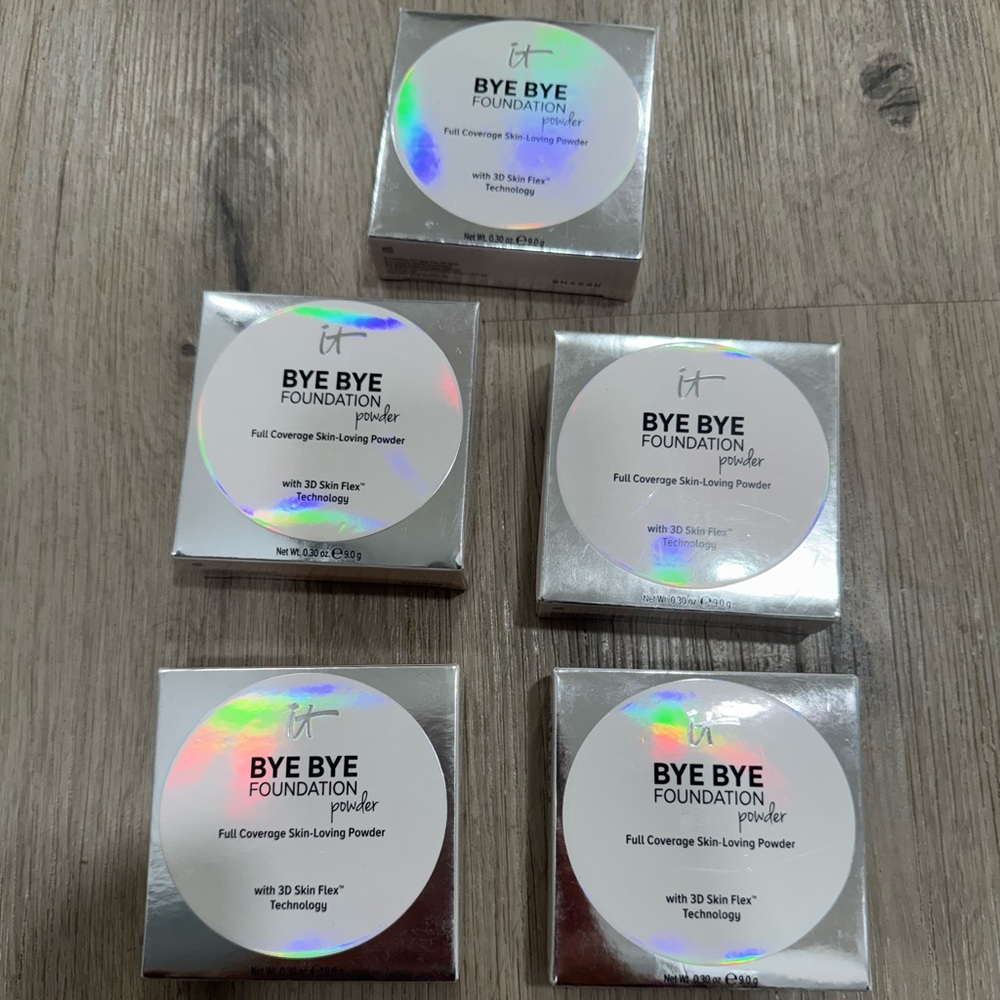 It Cosmetics Bye Bye foundation powder bundle